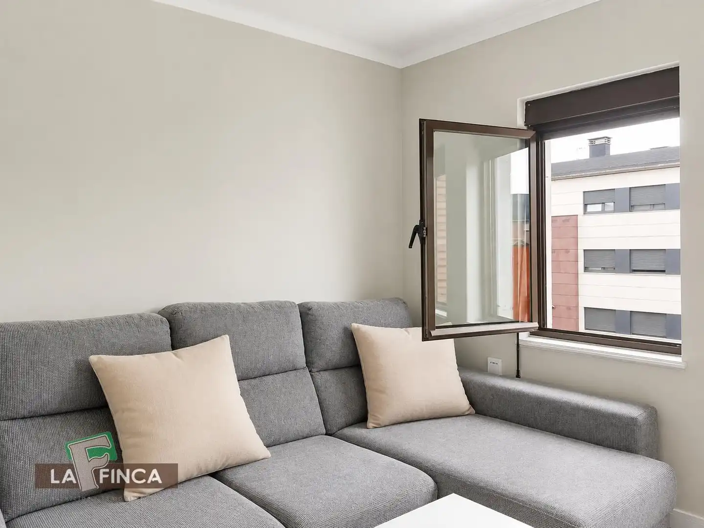 Living room of Flat for sale in Oviedo   with Heating and Furnished
