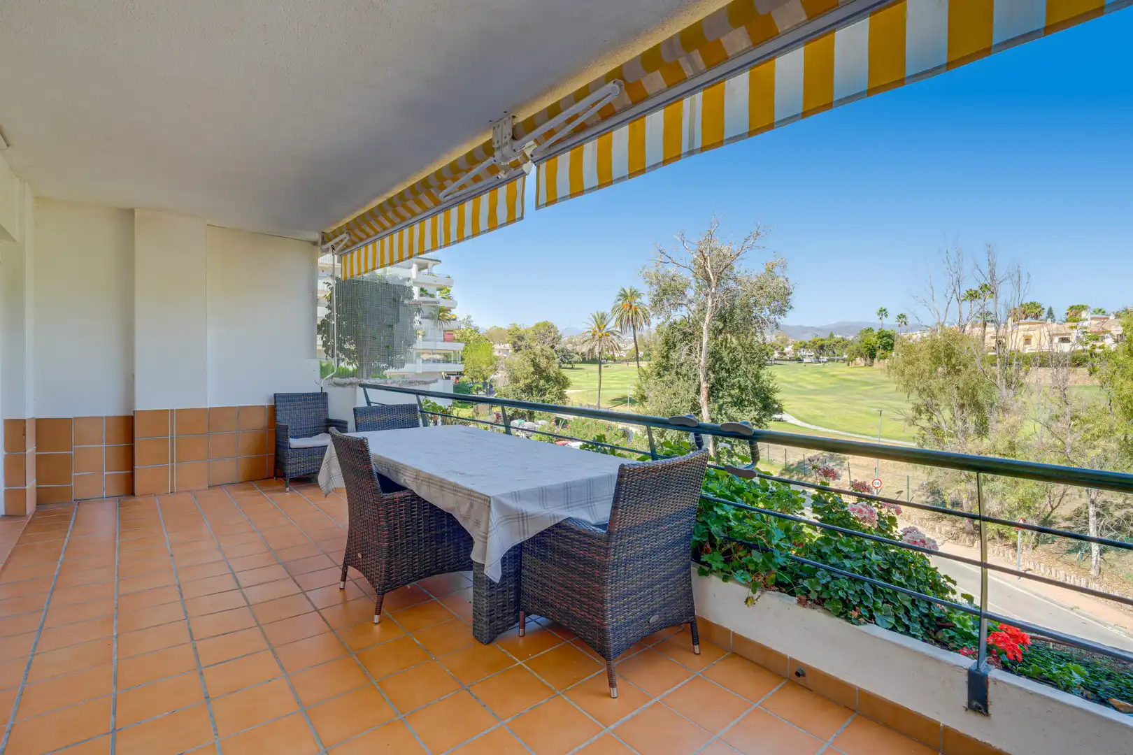Apartment with pool for sale in San Pedro de Alcántara, imagen 8