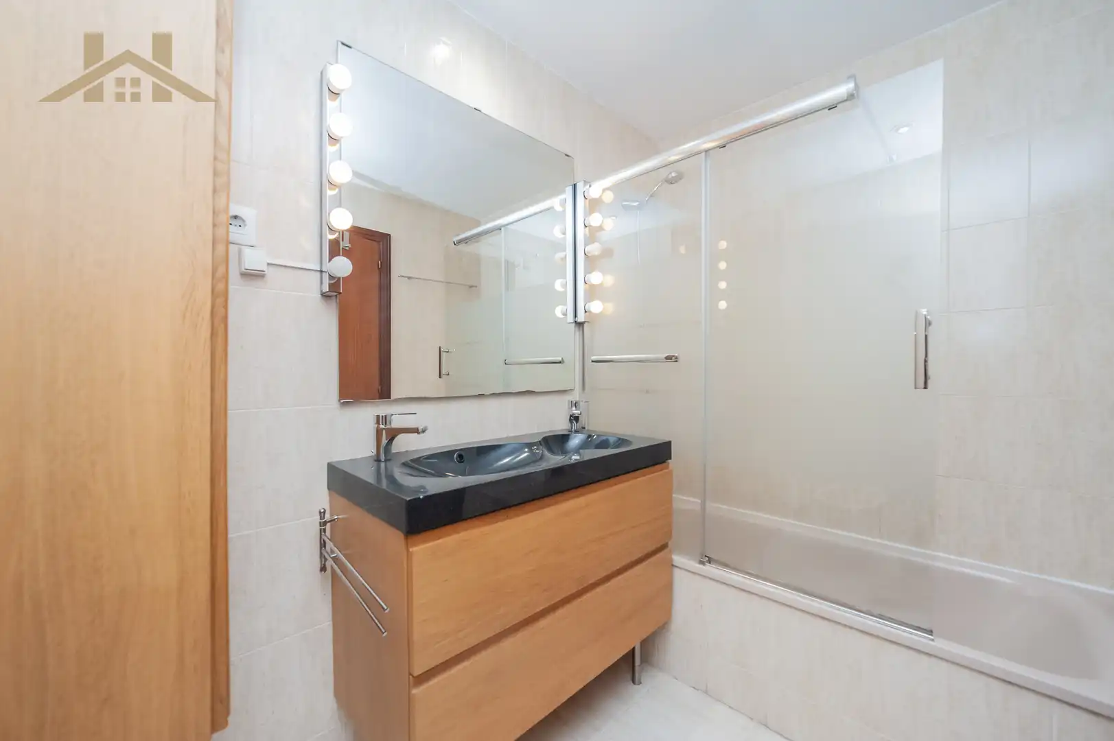 Badezimmer von Wohnung zum Verkauf in Perales del Río