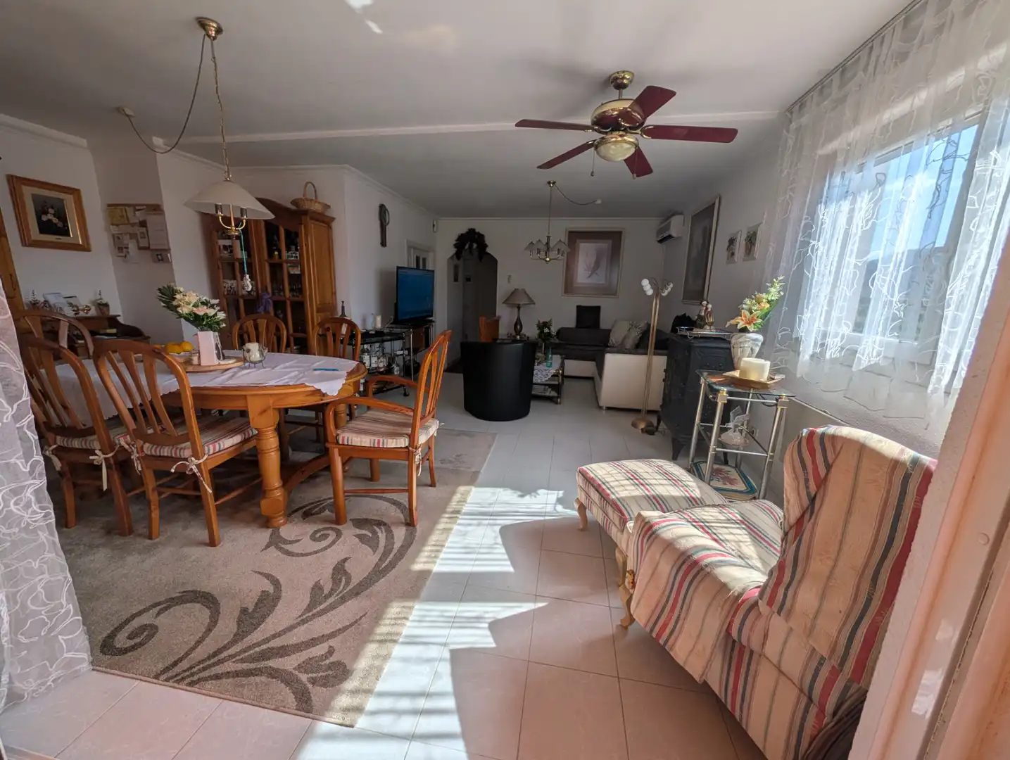Wohnzimmer von Wohnungen zum Verkauf in Roses mit Klimaanlage, Terrasse und Möbliert