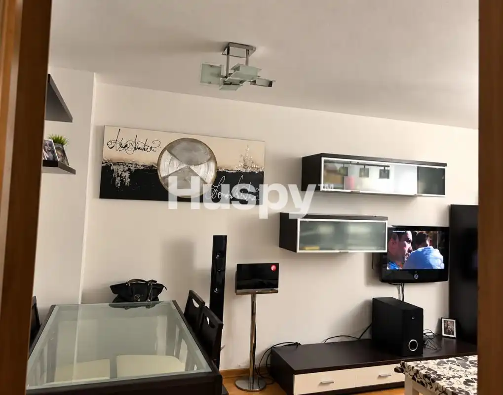 Flat with pool for sale in Calle Flora Tristán
