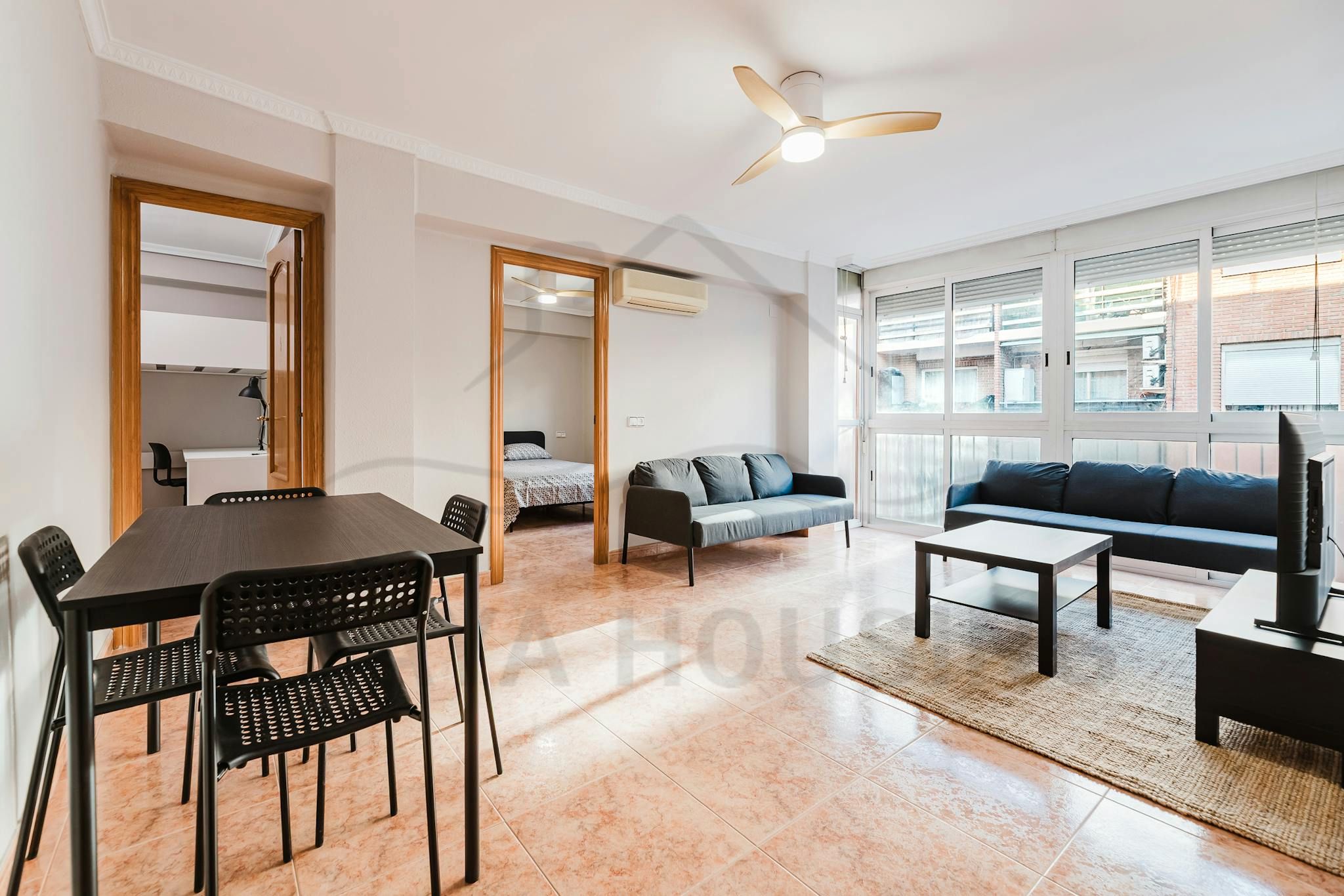 Vista exterior de Piso de alquiler en  Valencia Capital con Aire acondicionado, Calefacción y Amueblado