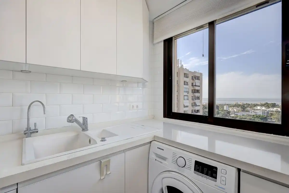 Cocina de Apartamento en venta en Marbella con Aire acondicionado, Amueblado y Horno