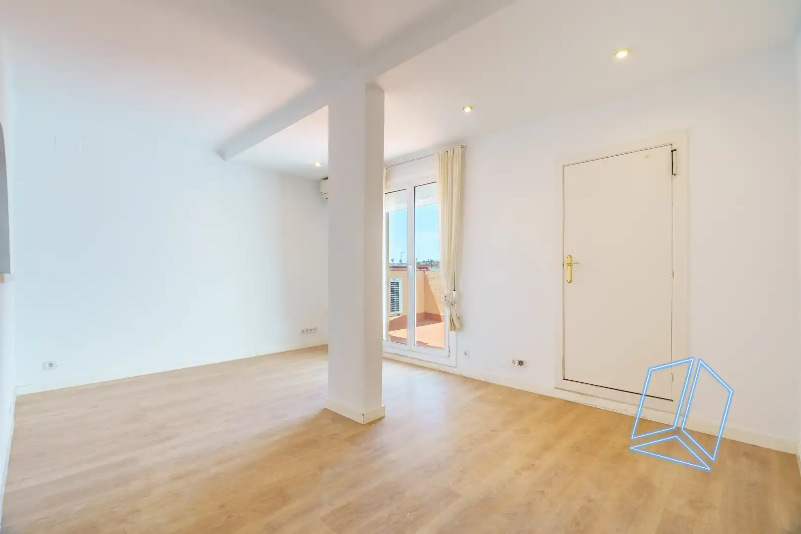 Balcony of Attic for sale in Barcelona  with Heating and Terrace