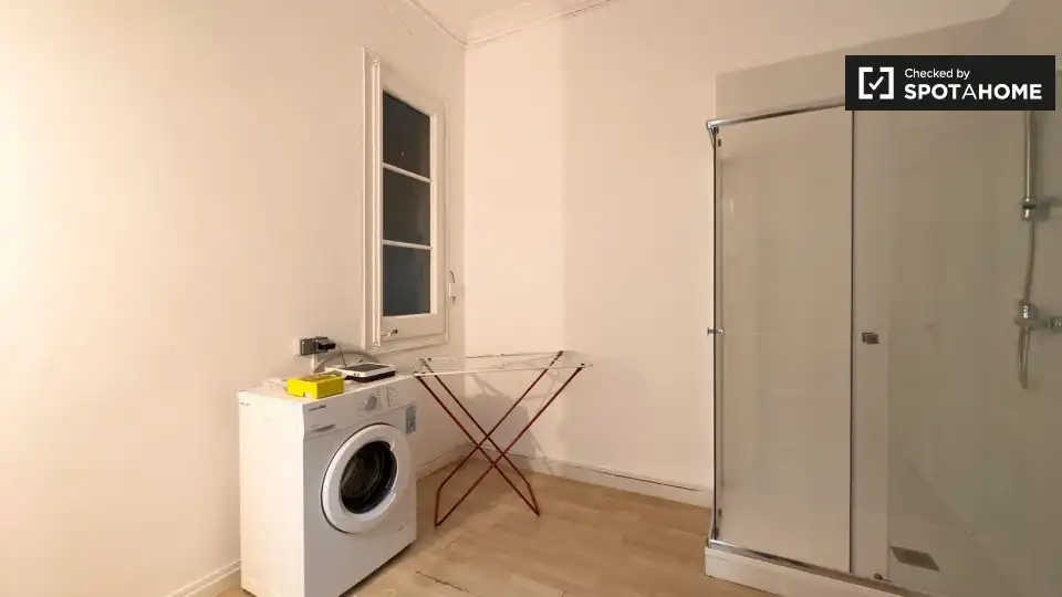 Habitación de Piso de alquiler en Barcelona con Aire acondicionado, Calefacción y Amueblado