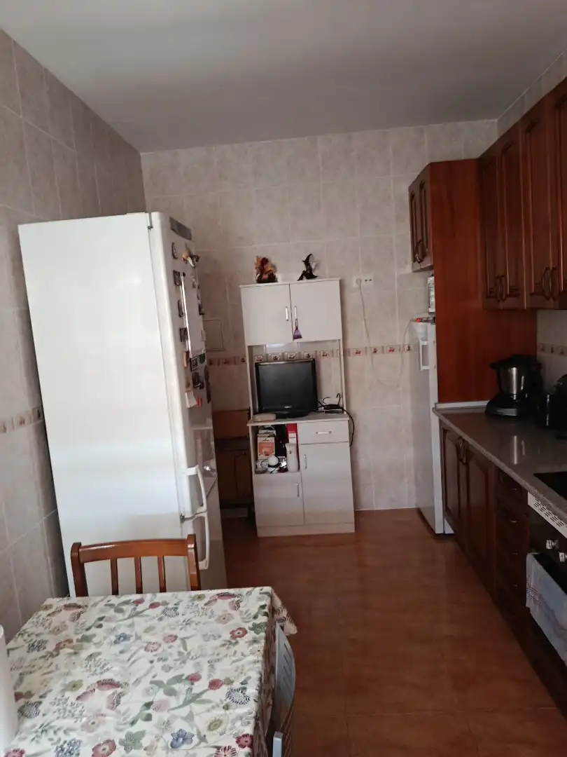 Cuina de Casa adosada en venda en Mota del Cuervo amb Calefacció, Terrassa i Moblat