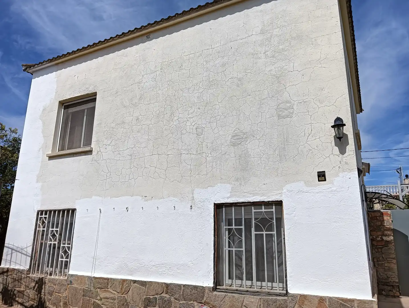 Außenansicht von Haus oder Chalet zum Verkauf in La Bisbal del Penedès mit Heizung, Privatgarten und Terrasse