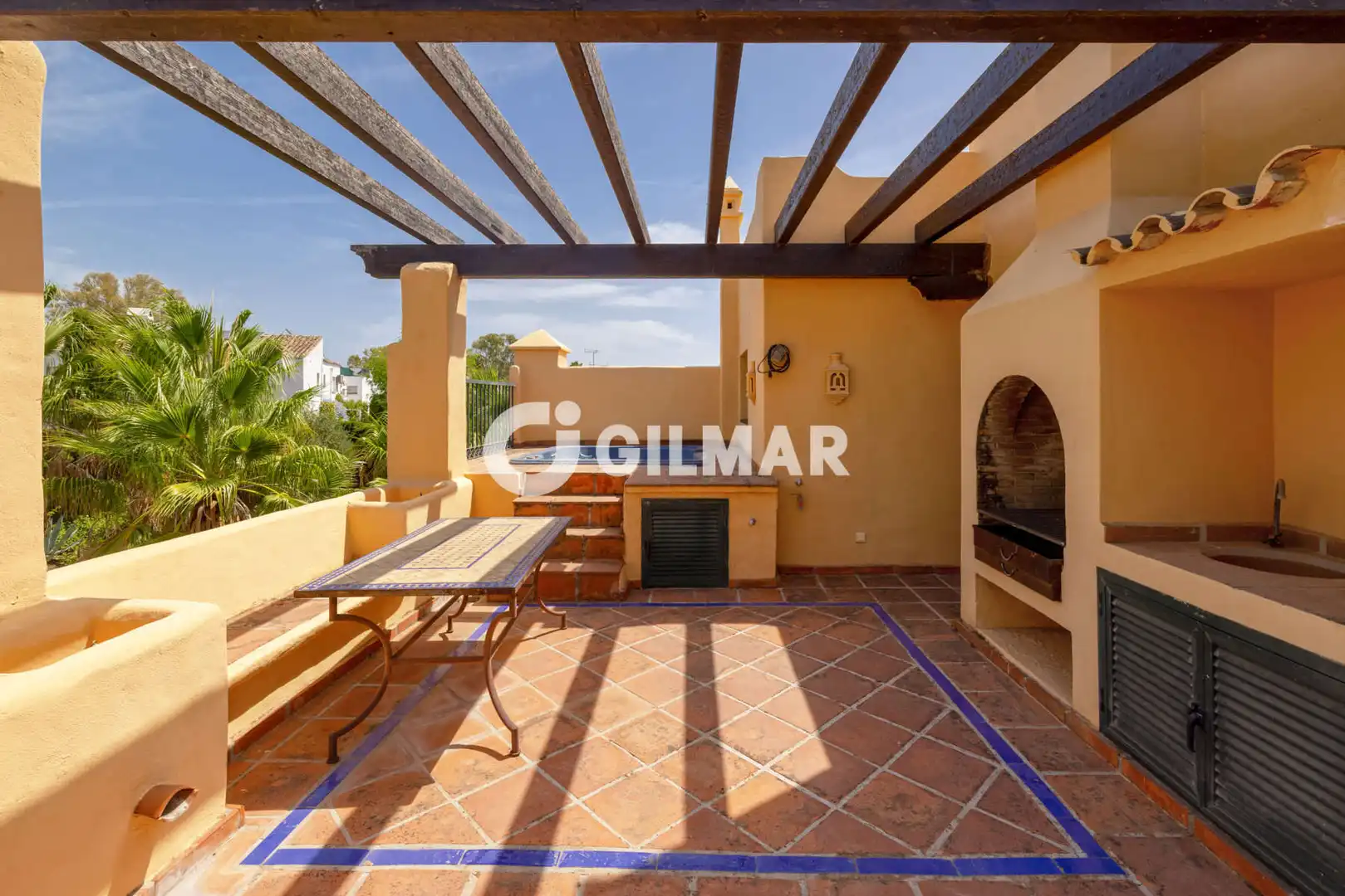 Jardí de Dúplex en venda en Estepona amb Calefacció, Jardí privat i Traster