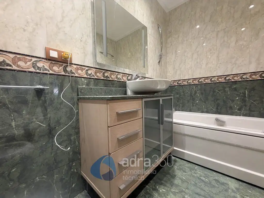 Flat for rent in Estambrera, Cascajos - Piqueras
