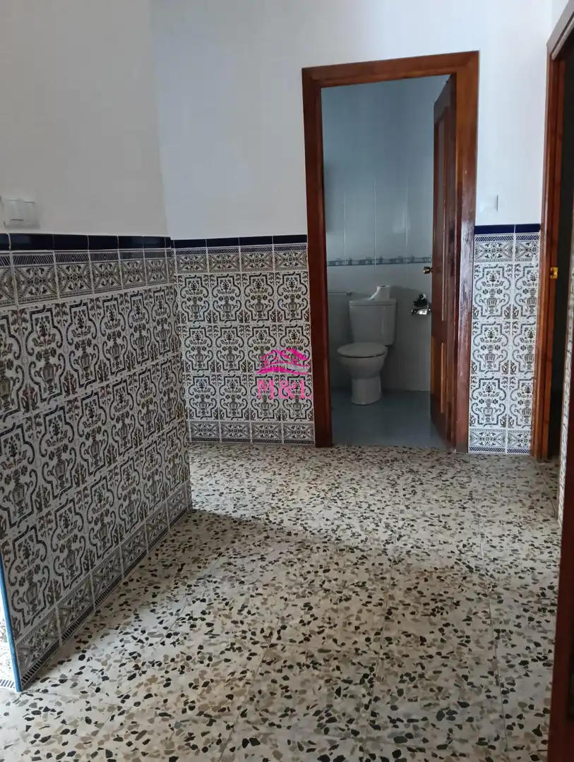 Badezimmer von Wohnung zum Verkauf in Trujillanos mit Abstellraum und Balkon