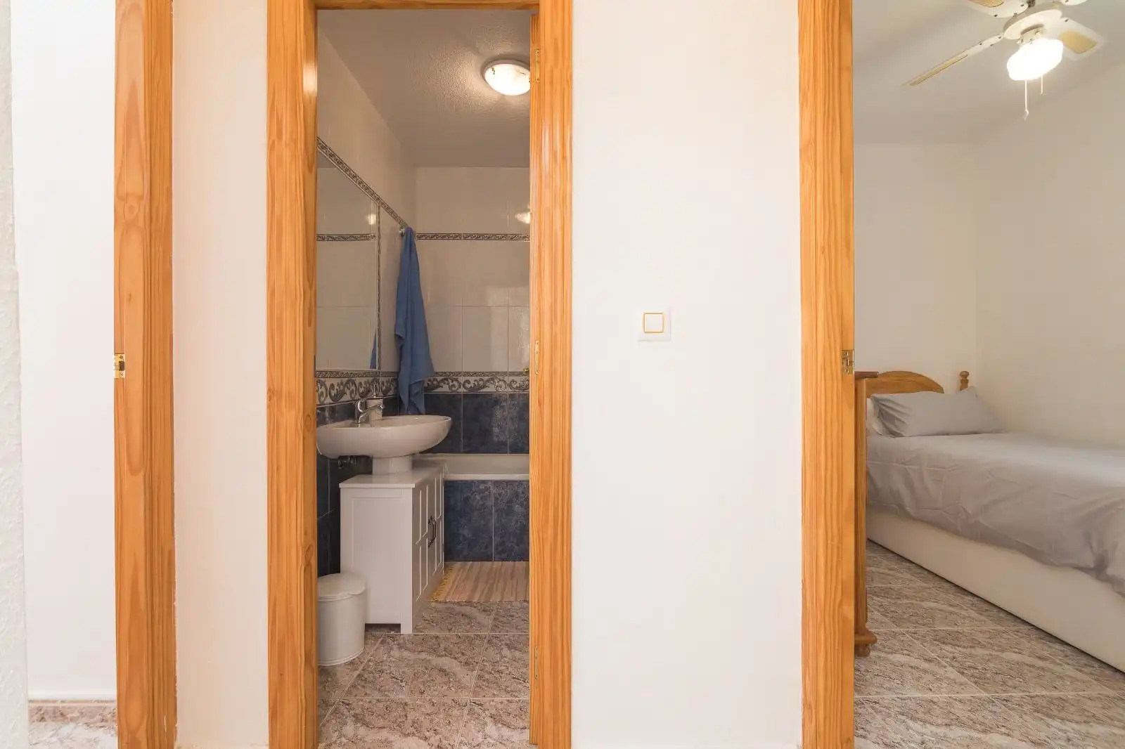 Badezimmer von Wohnung zur Miete in Orihuela mit Klimaanlage, Heizung und Terrasse