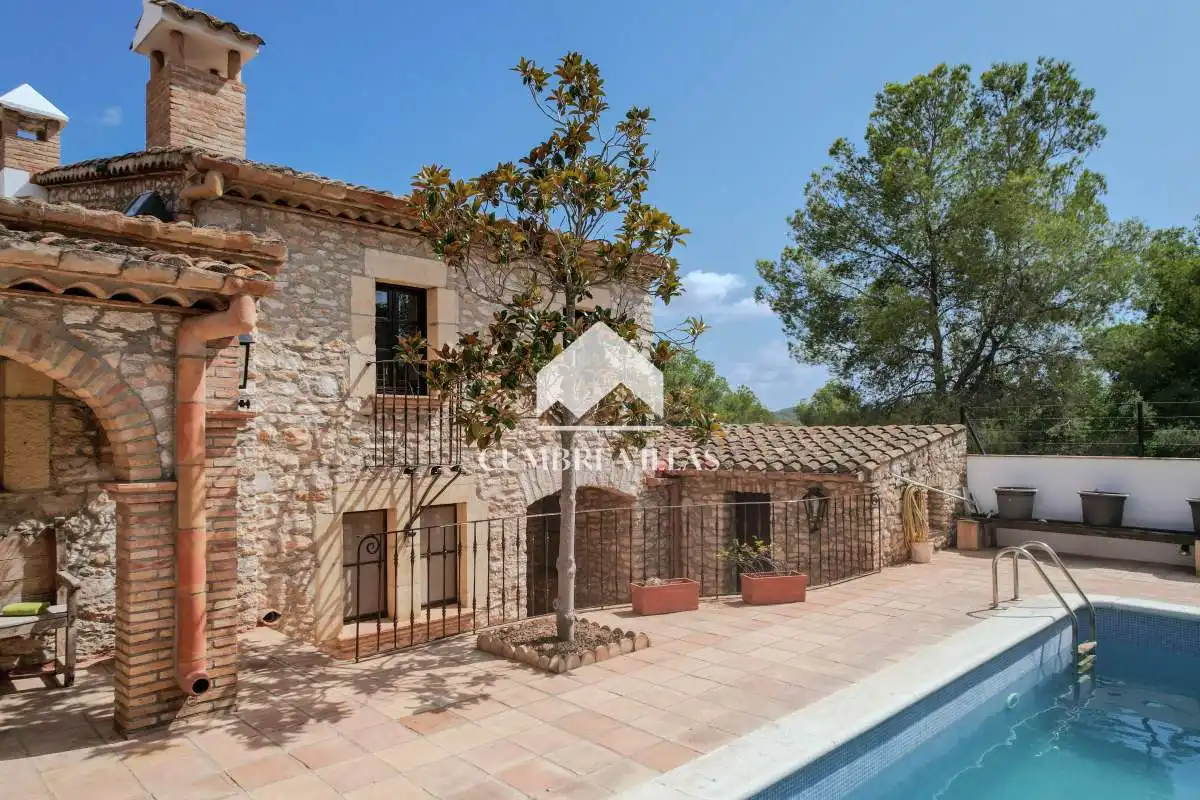 Vista exterior de Casa o xalet en venda en Sant Pere de Ribes amb Calefacció, Terrassa i Traster
