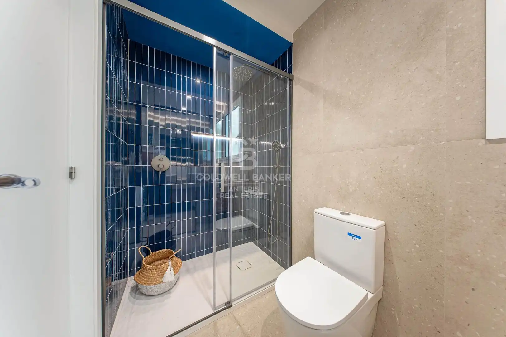Badezimmer von Wohnung zum Verkauf in Barcelona mit Klimaanlage, Parkett und Terrasse