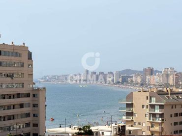 Piso con balcón en venta en Las Gaviotas  - Carvajal