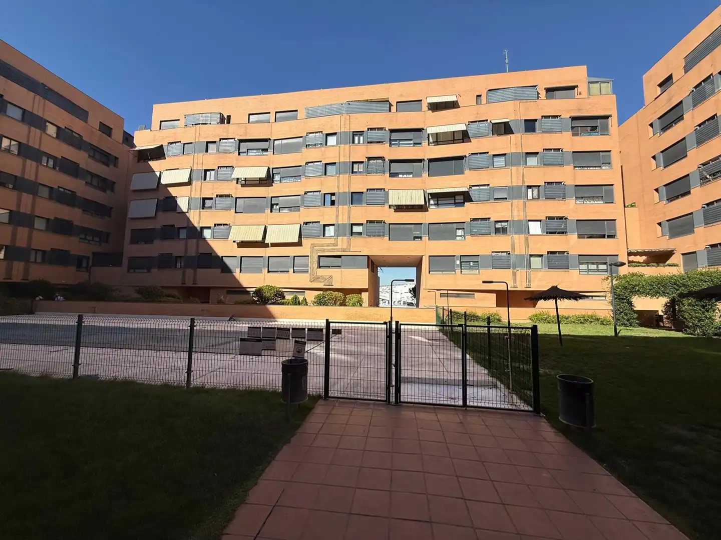 Vista exterior de Piso en venta en Madrid con Aire acondicionado, Terraza y Trastero