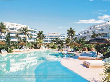 Baixos amb piscina en venda a La Cala Mijas