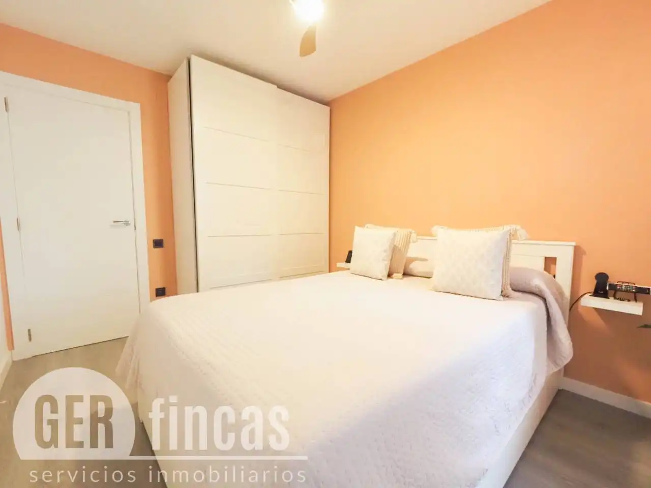 Bedroom of Flat for sale in Rubí  with Air Conditioner, Heating and Parquet flooring