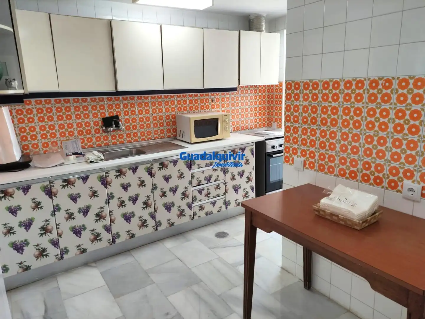 Kitchen of Flat for rent in Sevilla  with Air Conditioner, Furnished and Community pool