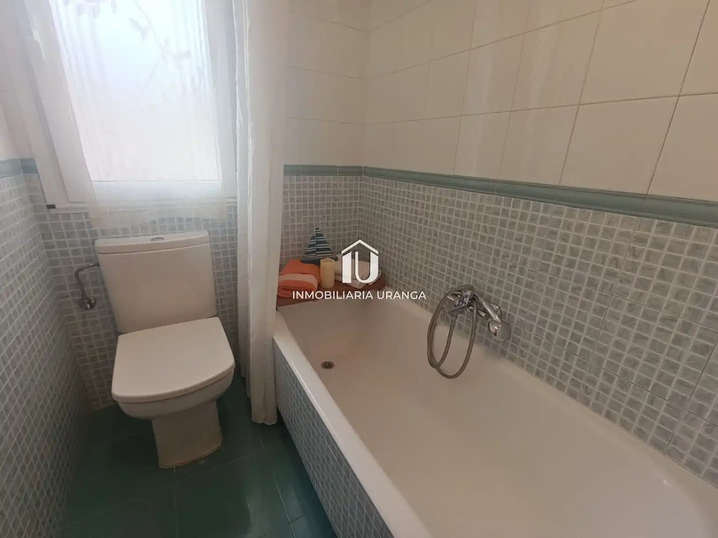 Habitación de Piso en venta en Laredo con Calefacción