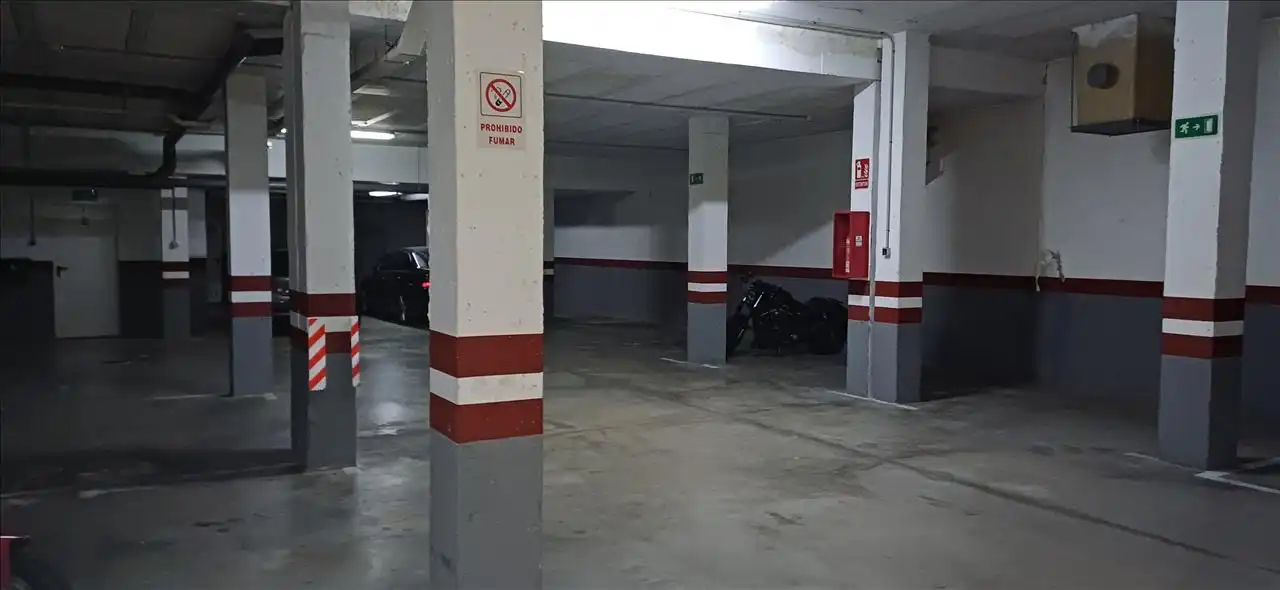 Aparcament de Garatge en venda en Burguillos