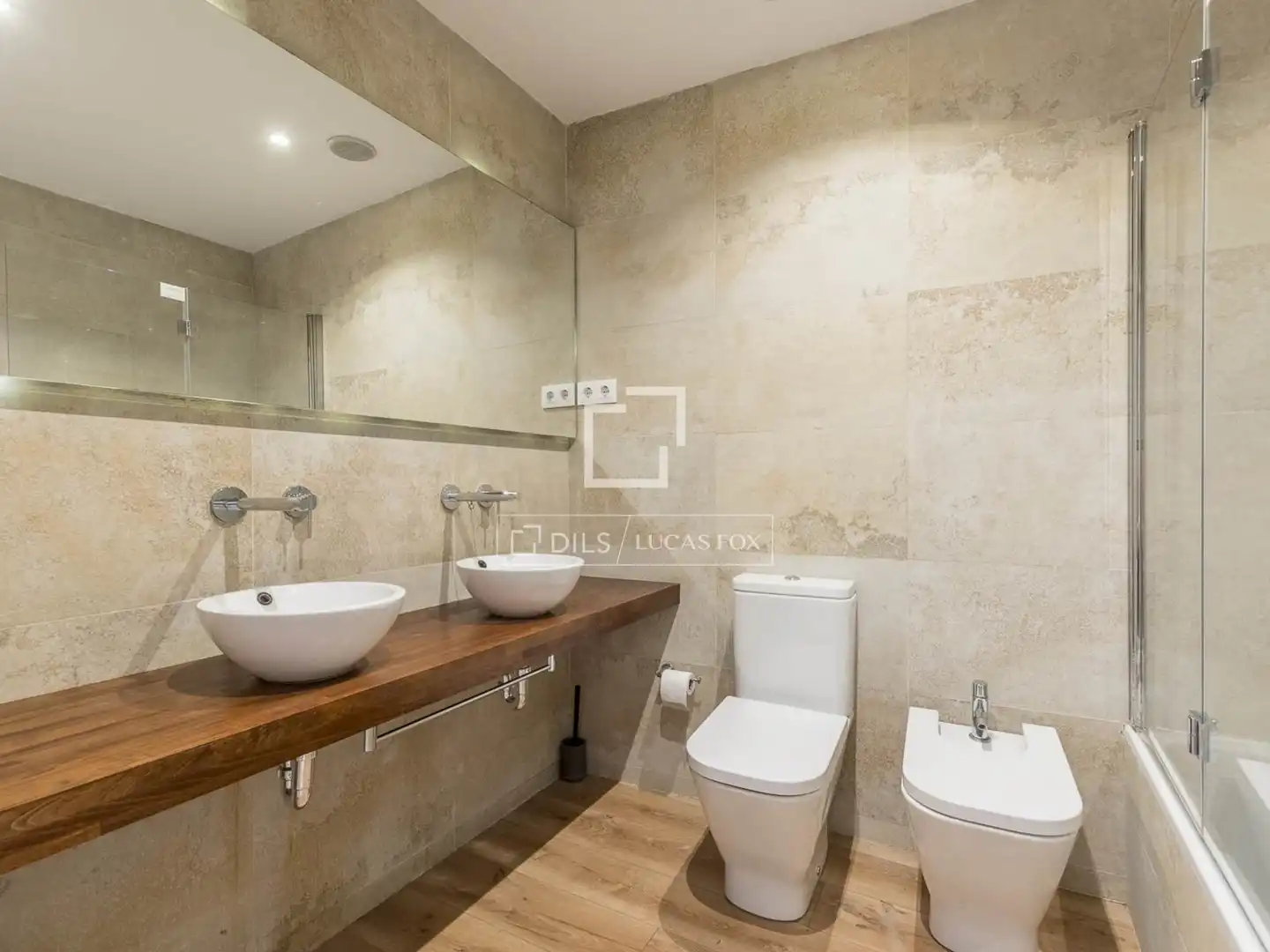 Baño de Piso en venta en Barcelona con Aire acondicionado y Calefacción
