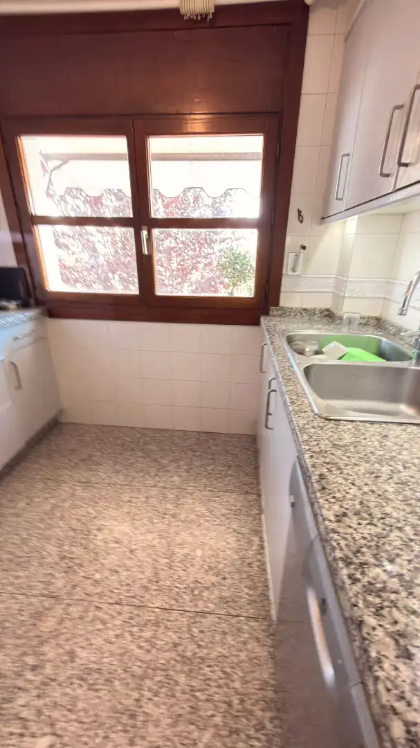 Kitchen of Houses for share in Albaicín