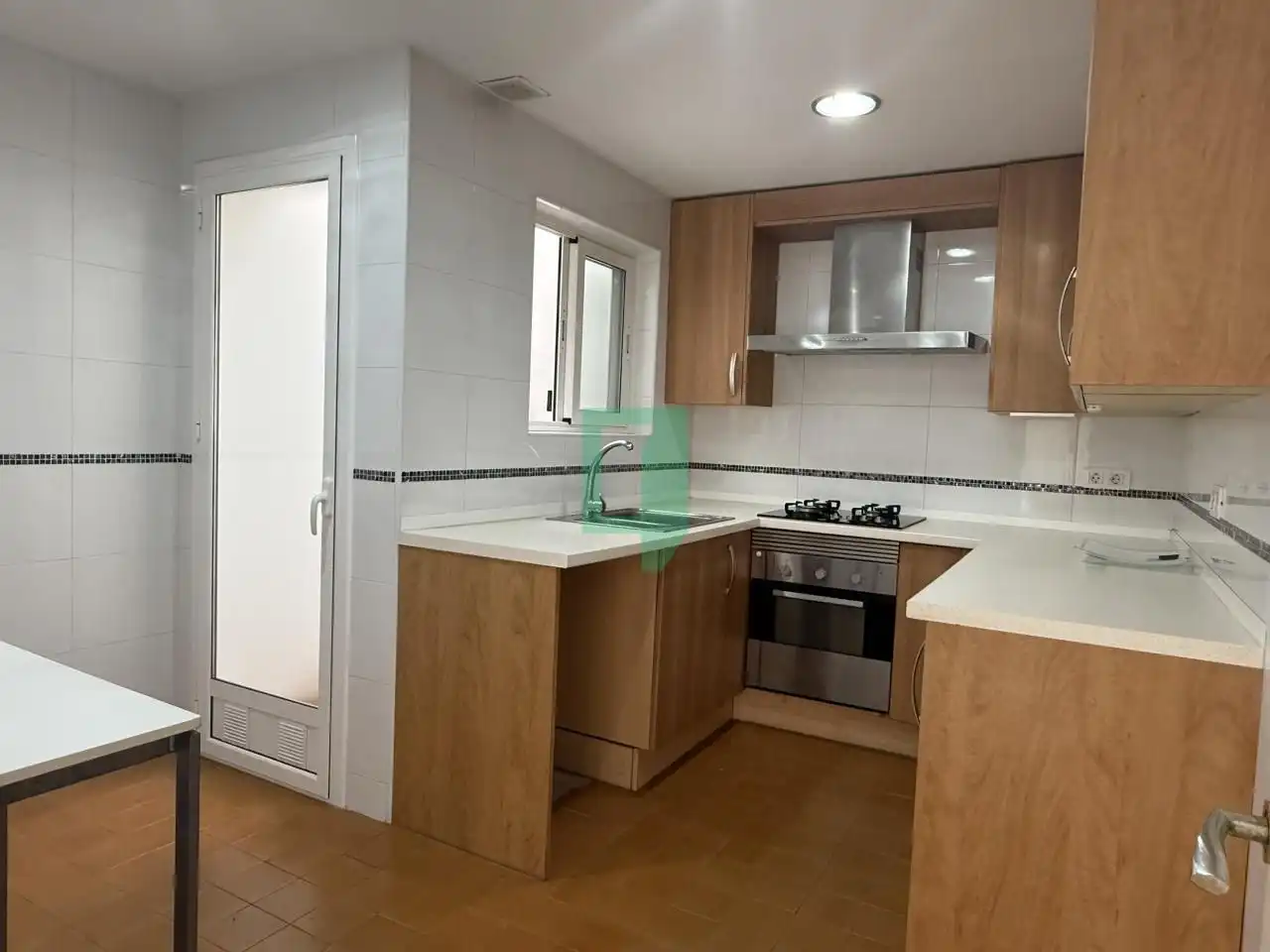 Küche von Wohnung zum Verkauf in Badalona mit Klimaanlage und Terrasse