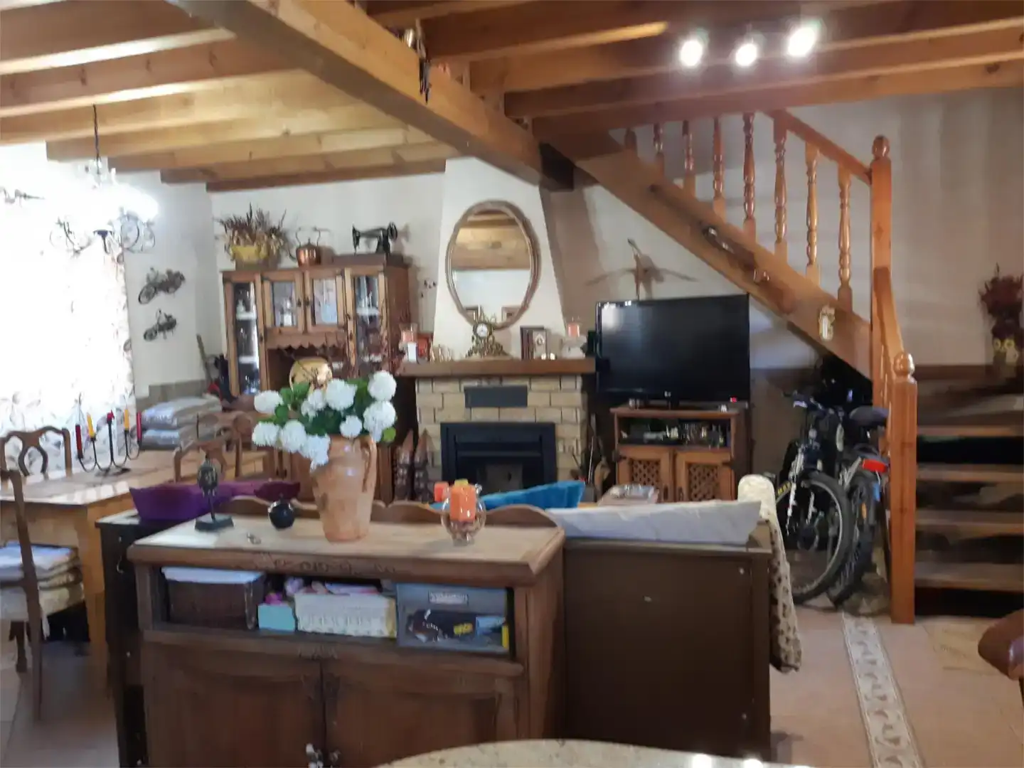 Sala de estar de Casa adosada en venta en Carrocera con Trastero, Amueblado y Horno