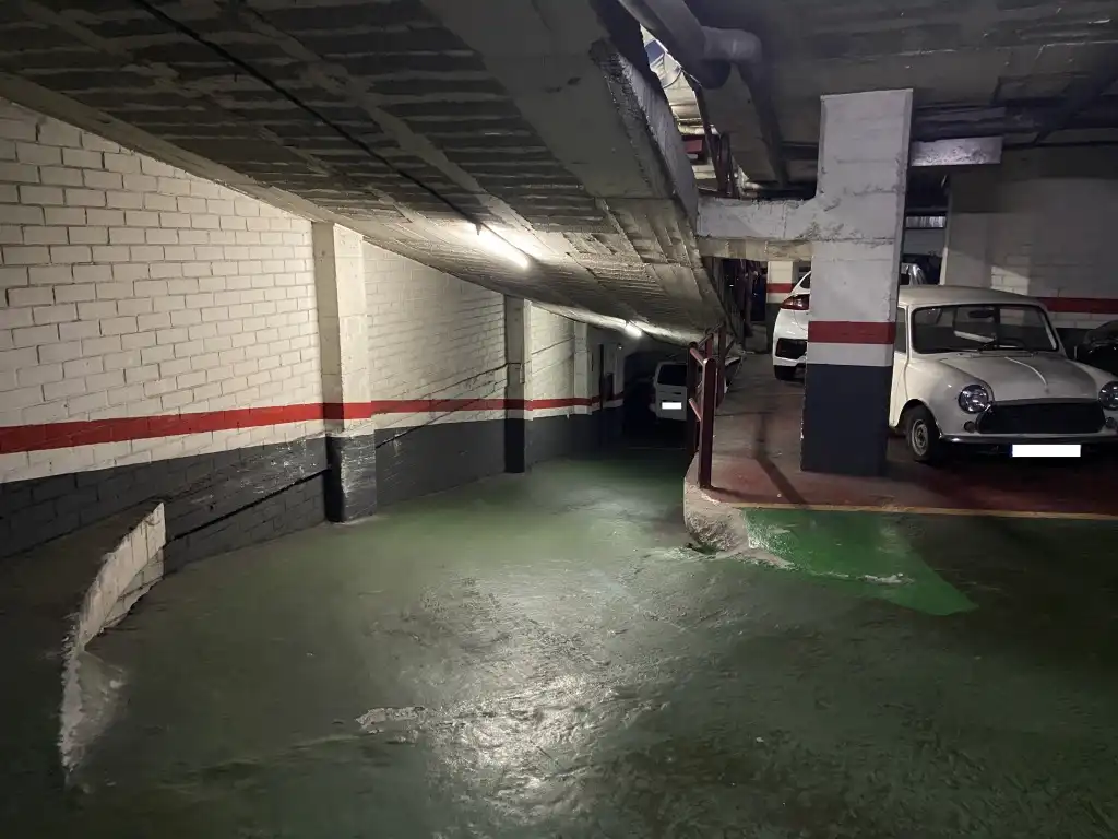 Einzelparkplatz zum Verkauf in Avinguda Josep Tarradellas, imagen 5