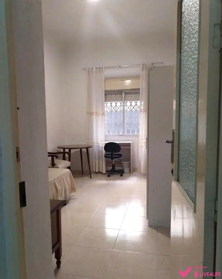 Habitación de Planta baja de alquiler en Granada con Amueblado