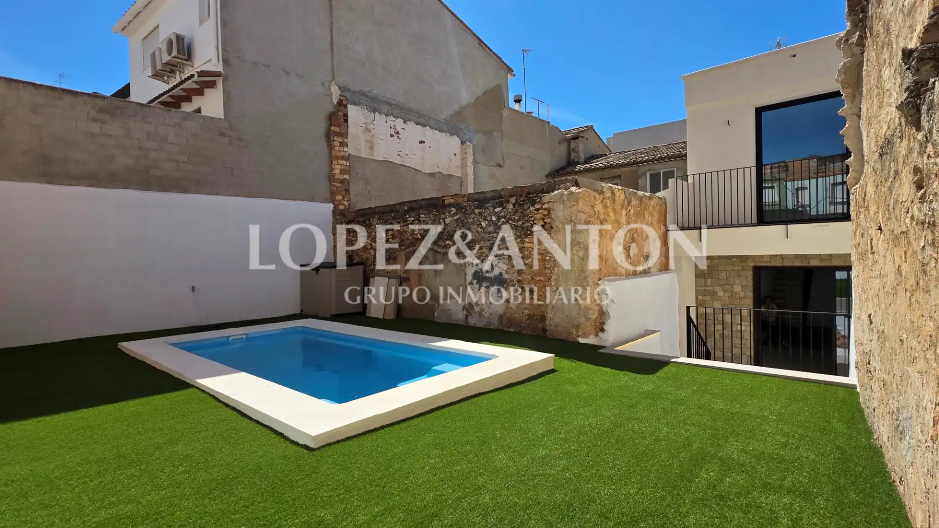 Vista exterior de Casa adosada en venta en Benaguasil con Aire acondicionado, Calefacción y Terraza
