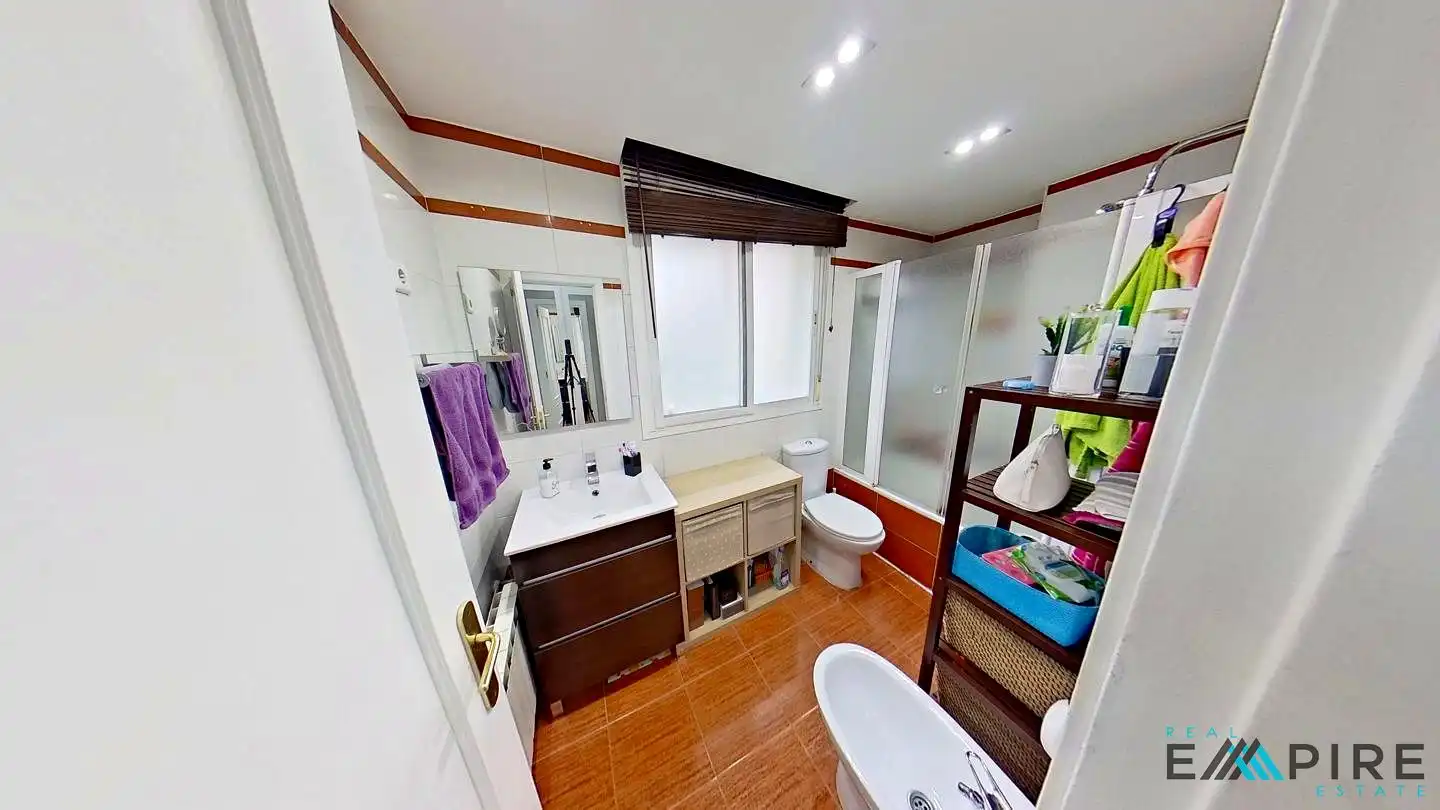 Baño de Dúplex en venta en Parla con Aire acondicionado, Calefacción y Terraza