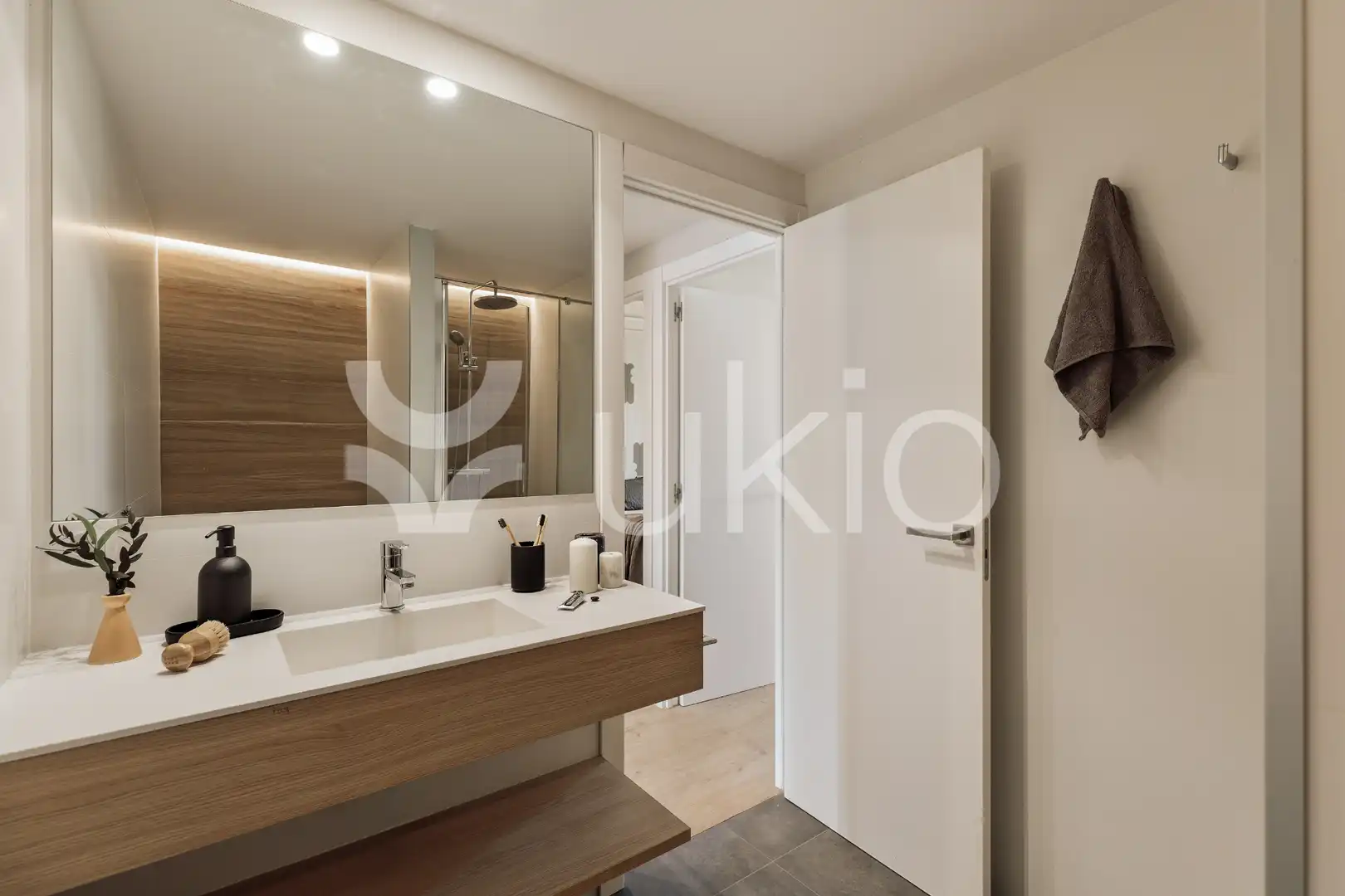 Bathroom of Apartments for rent in Barcelona  with Air Conditioner, Heating and Terrace