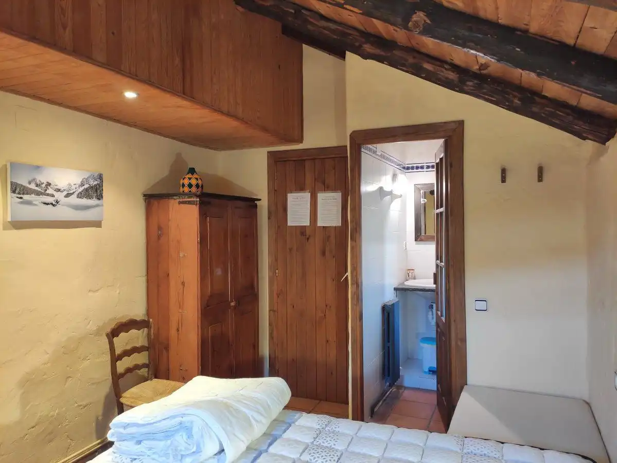 Dormitori de Casa o xalet en venda en Fanlo amb Calefacció, Jardí privat i Terrassa