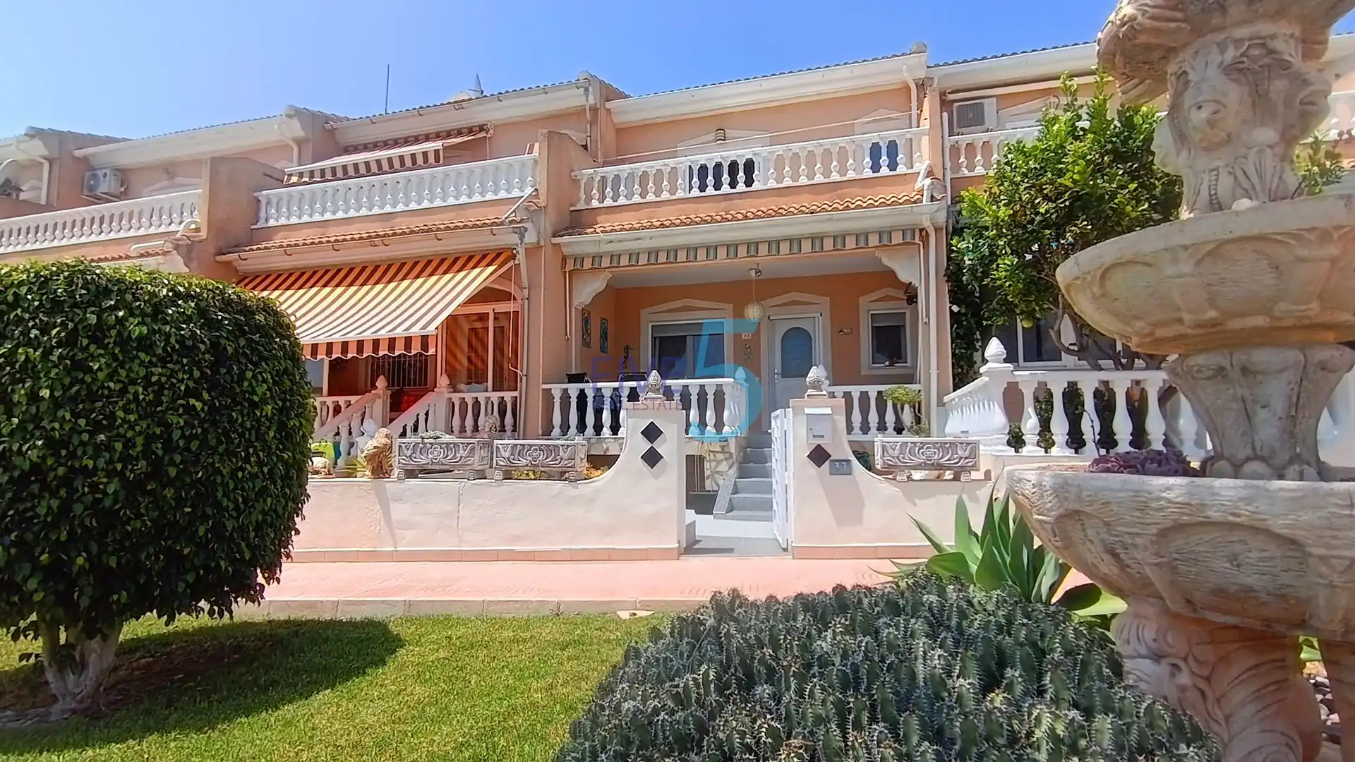 Casa adosada en venta en Doña Pepa