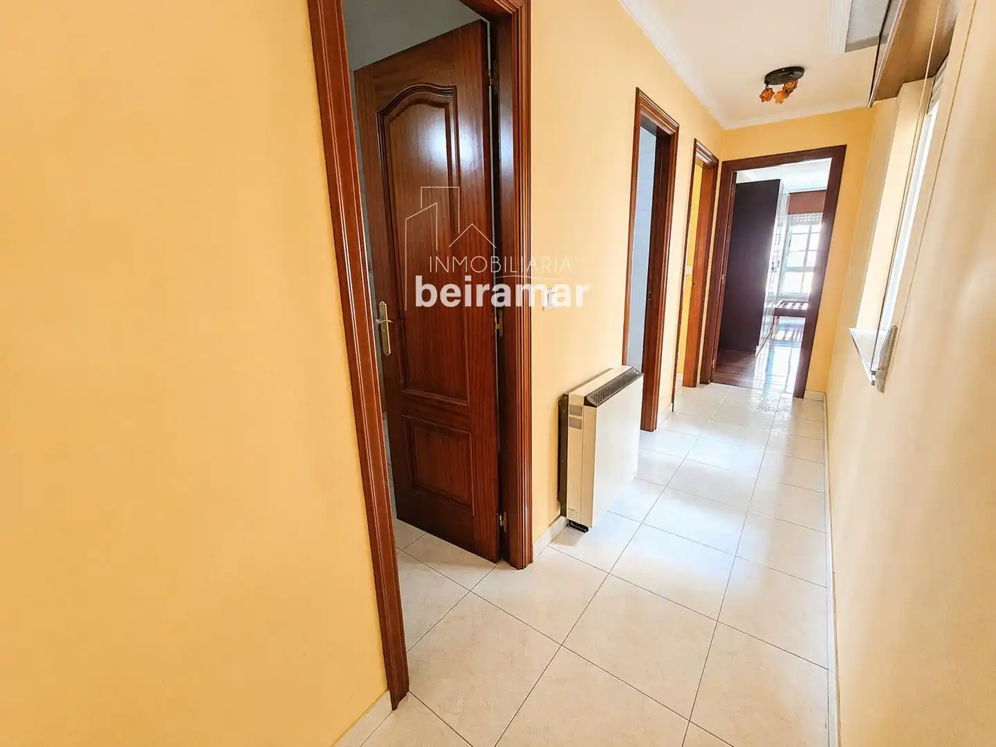 Piso en venta en Ribeira con Calefacción, Terraza y Trastero