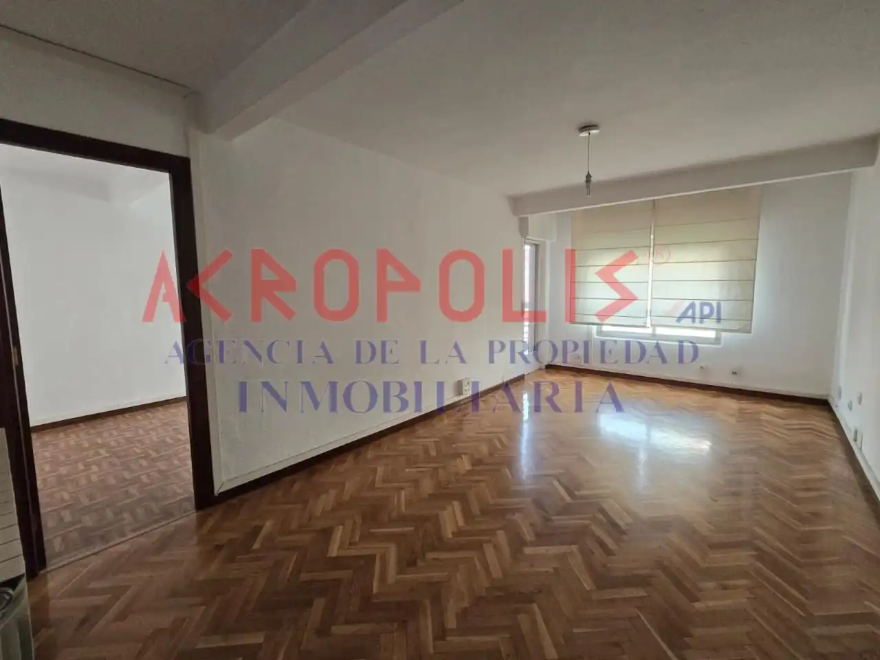 Habitación de Piso en venta en León Capital  con Calefacción, Terraza y Trastero