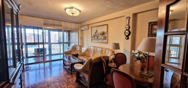 Piso en Venta en Asalto en La Magdalena