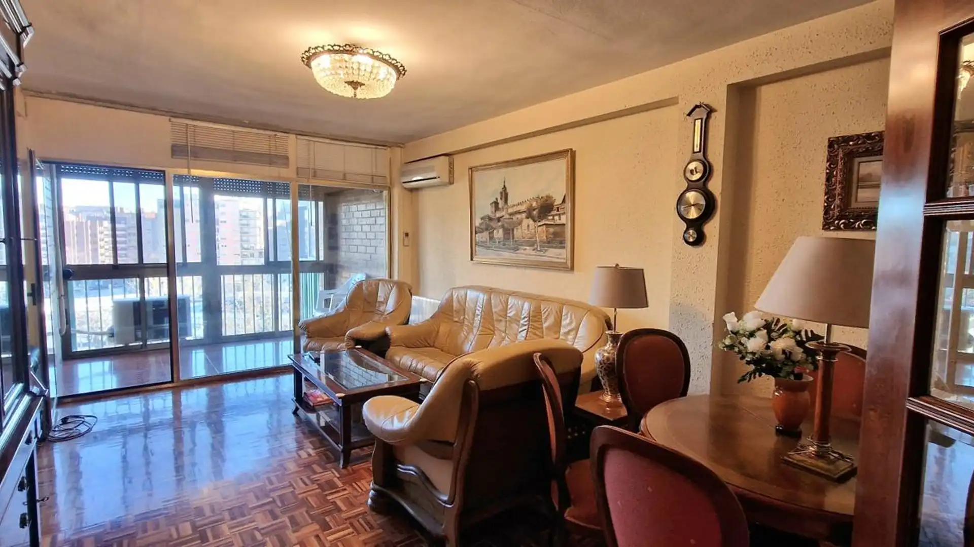 Sala d'estar de Pis en venda en  Zaragoza Capital amb Aire condicionat, Calefacció i Parquet