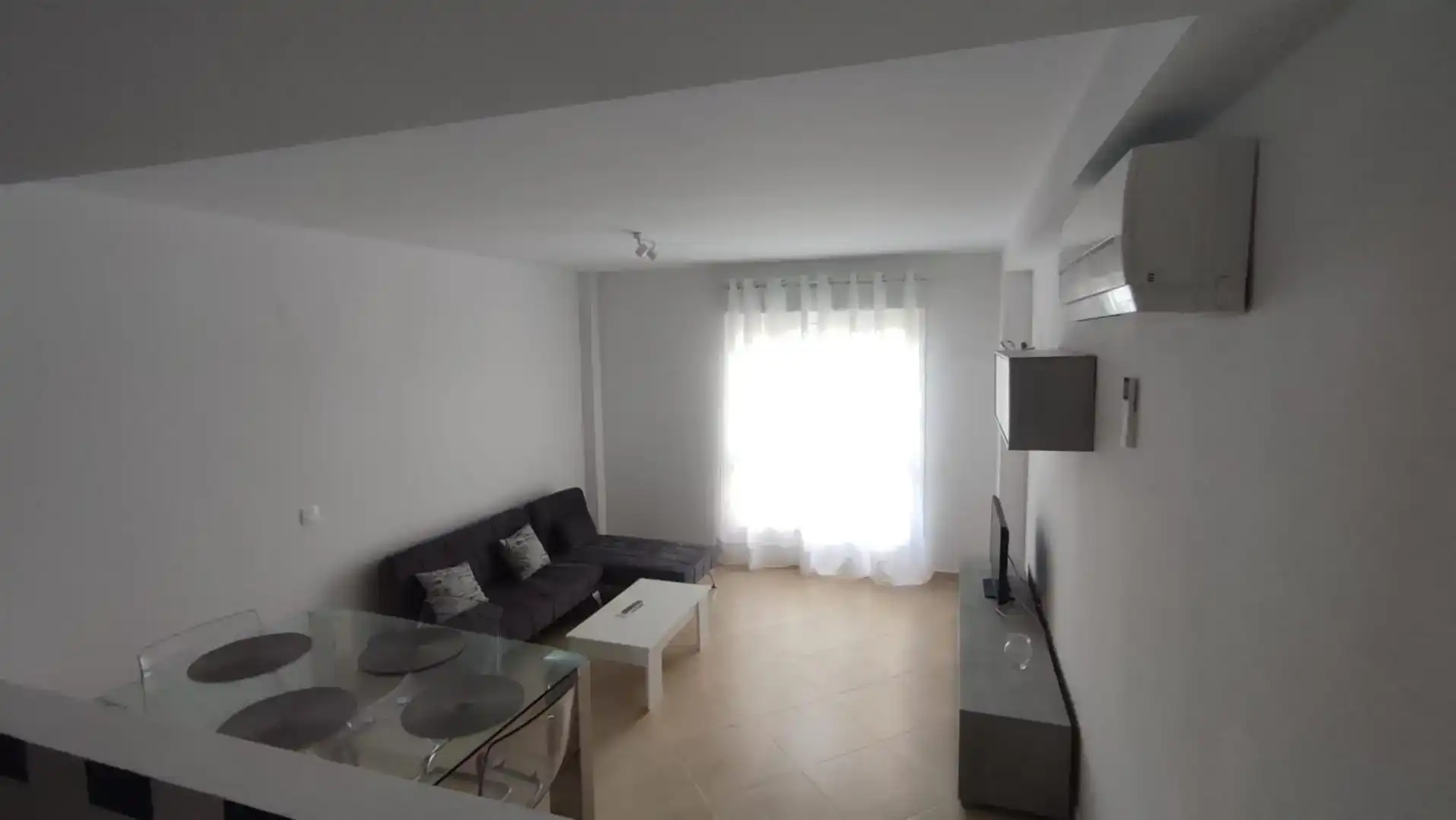 Wohnzimmer von Maisonette zur Miete in Benalmádena mit Klimaanlage und Balkon