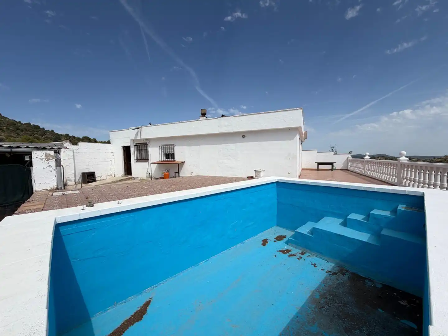 Piscina de Casa o xalet en venda en Villar del Arzobispo amb Aire condicionat, Jardí privat i Terrassa