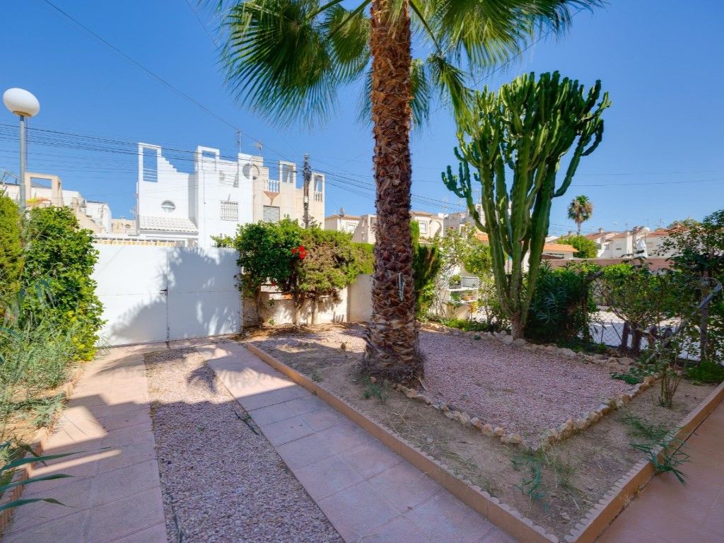 Jardín de Casa adosada en venta en Torrevieja con Jardín privado