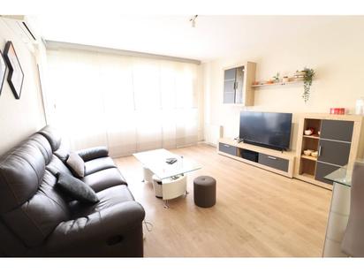 Living room of Flat for sale in Terrassa  with Air Conditioner and Balcony