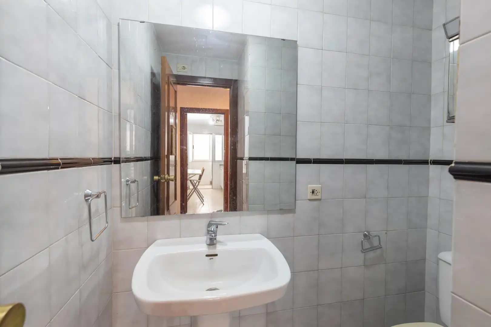 Bathroom of Flat for sale in Granada