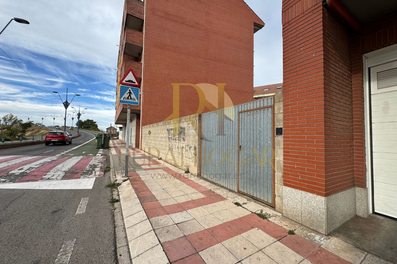 Vista exterior de Casa o chalet en venta en San Andrés del Rabanedo con Calefacción y Jardín privado