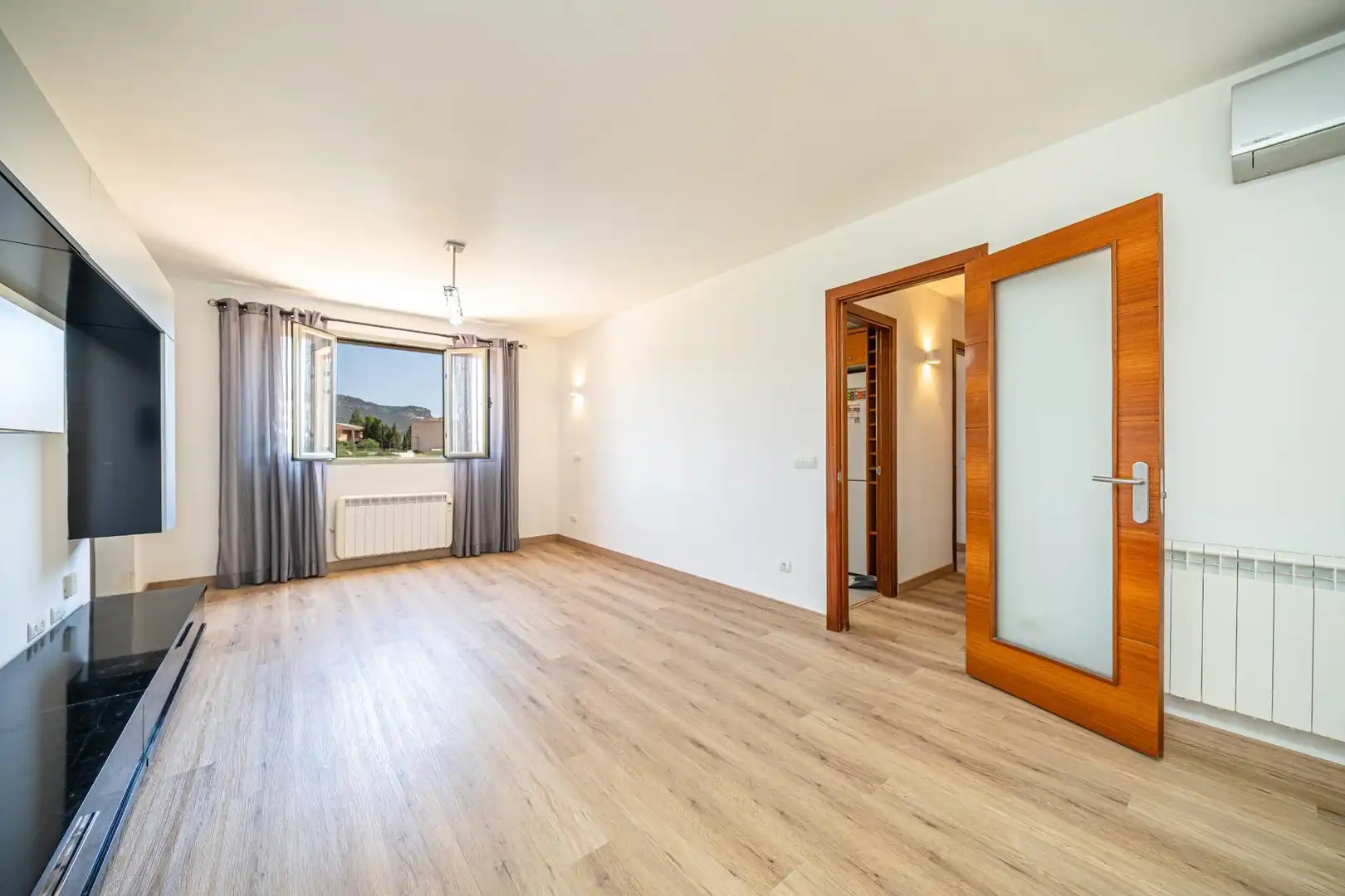 Bedroom of Flat for sale in Llucmajor  with Air Conditioner and Storage room