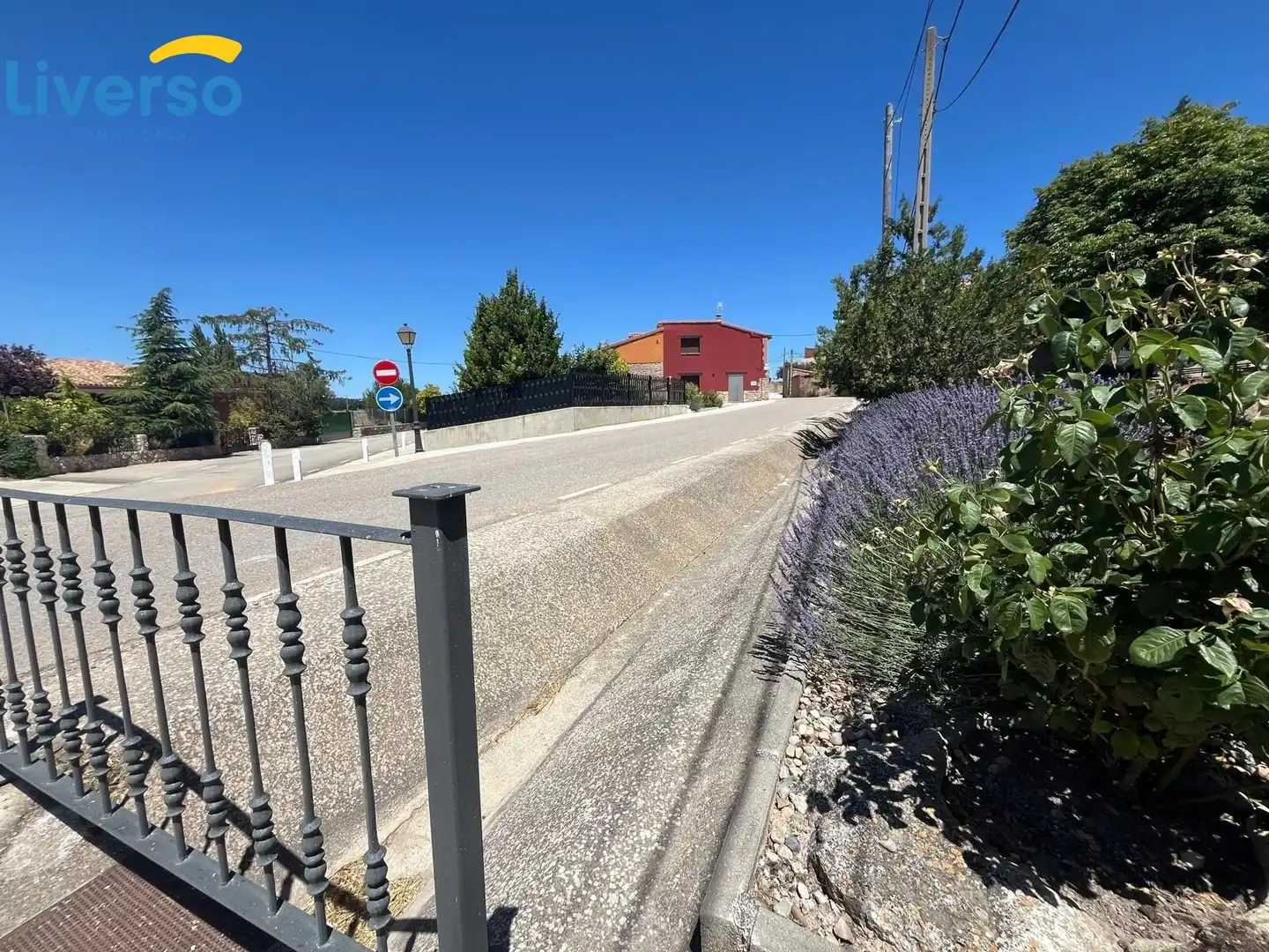 Exterior view of Houses for sale in Barrio de Muñó  with Private garden