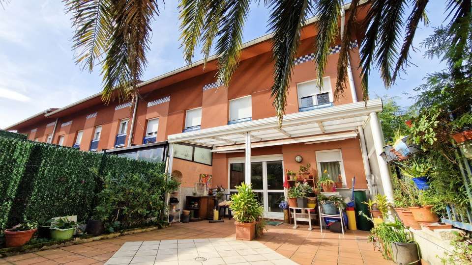 Casa adosada en venda a Antxisu Bailara, Lasarte-Oria