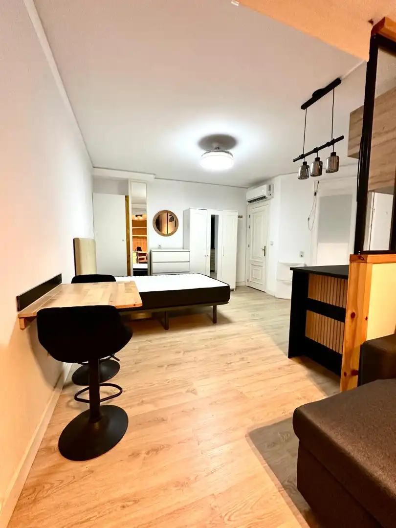 Dormitori de Apartament de lloguer en Águilas amb Aire condicionat, Calefacció i Moblat