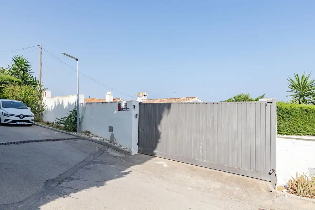 Chalet con piscina en venta en Estepona Pueblo, imagen 2